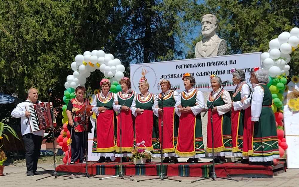 На празника на Драгижево се проведе трети музикален форум „Пеем и танцуваме“