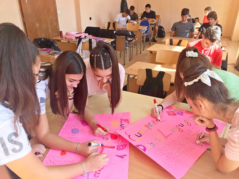 Лясковската гимназия посвети различни инициативи на Европейския ден на езиците