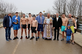 За Богоявленския кръст в река Джулюнска скочиха седем&hellip;